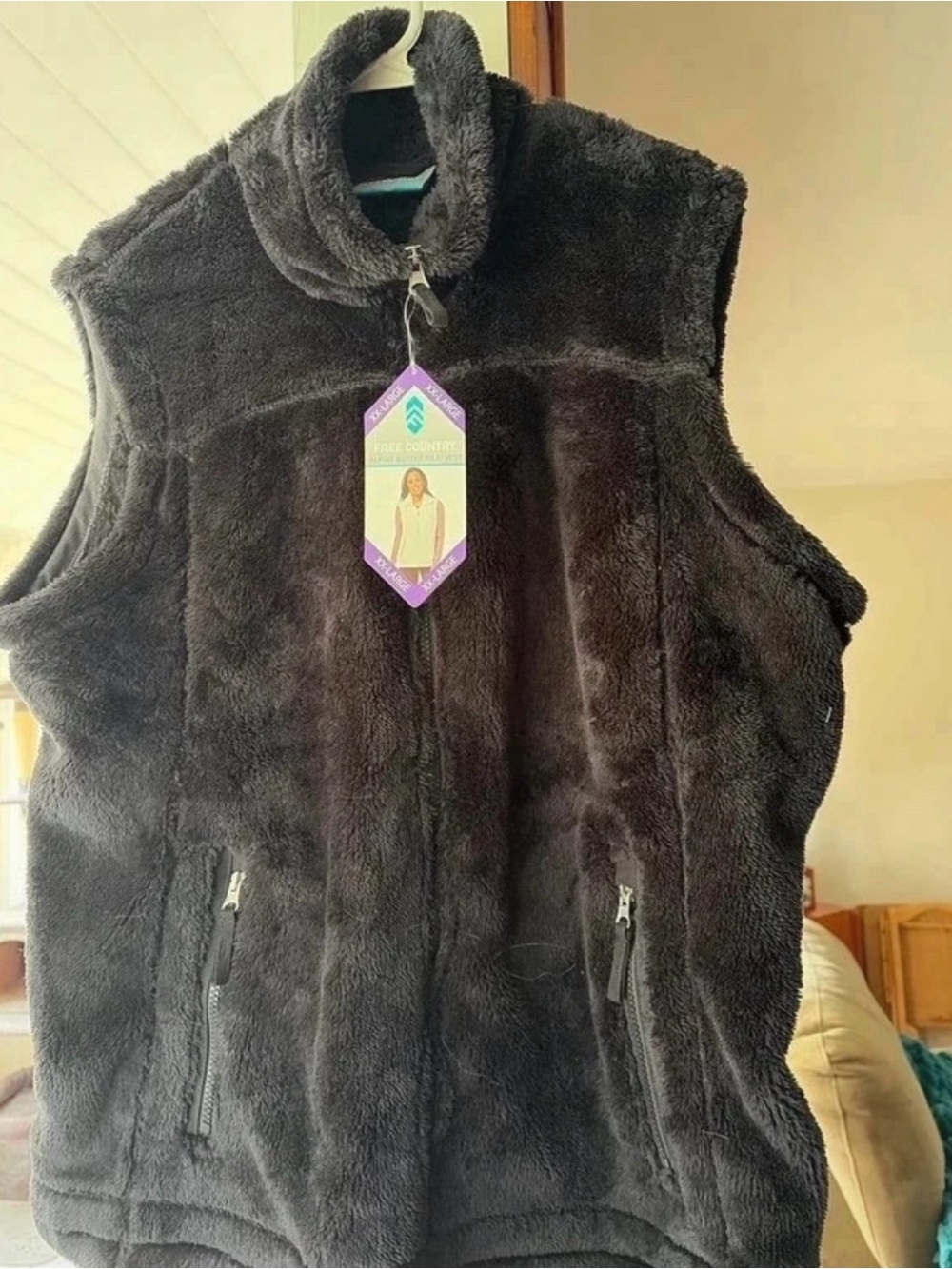 Free Country Black Faux Fur Ladies Vest with Zip Pockets